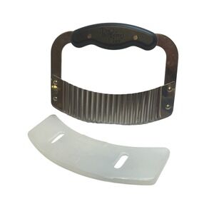 The Pampered‎ Chef Crinkle Cutter With Blade Guard Cover Stainless Steel Chopper